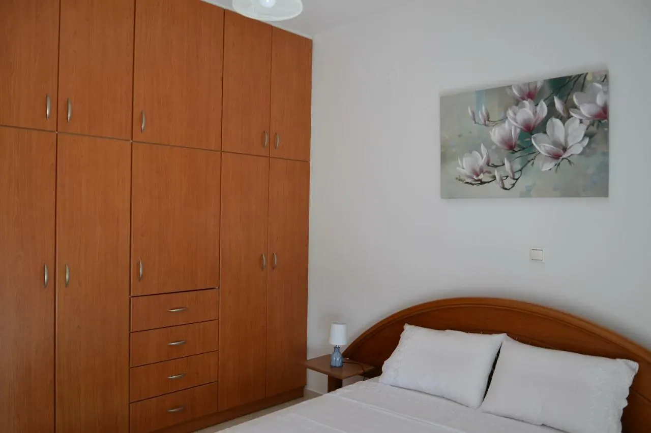 Spacious 1 Bedroom Apartment 2 Km To Pessada Beach Dhorizáta