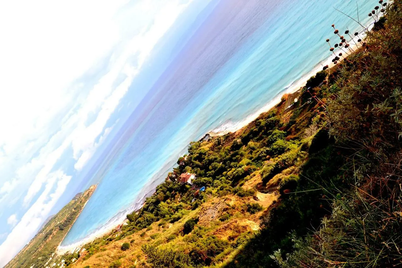 Spacious 1 Bedroom Apartment 2 Km To Pessada Beach Dhorizáta 0*,